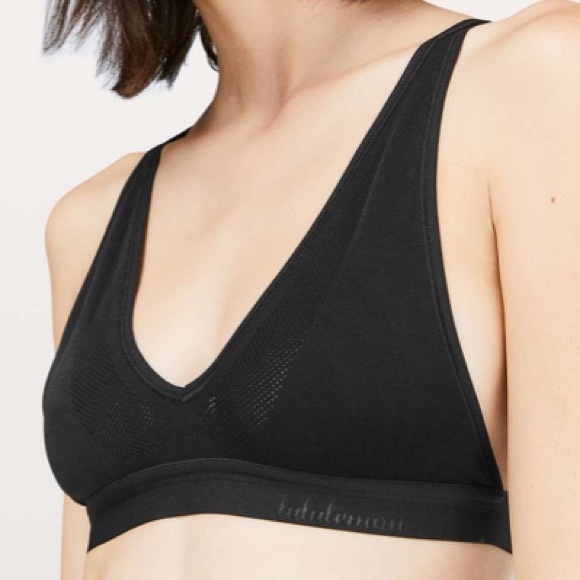 NWT lululemon A Little Bit Closer Bralette BLK - Picture 4 of 8